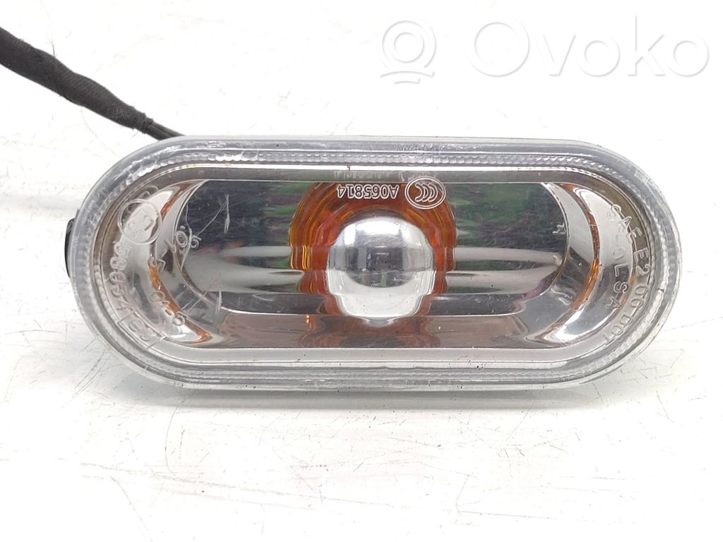 Volkswagen Up Front fender indicator light 