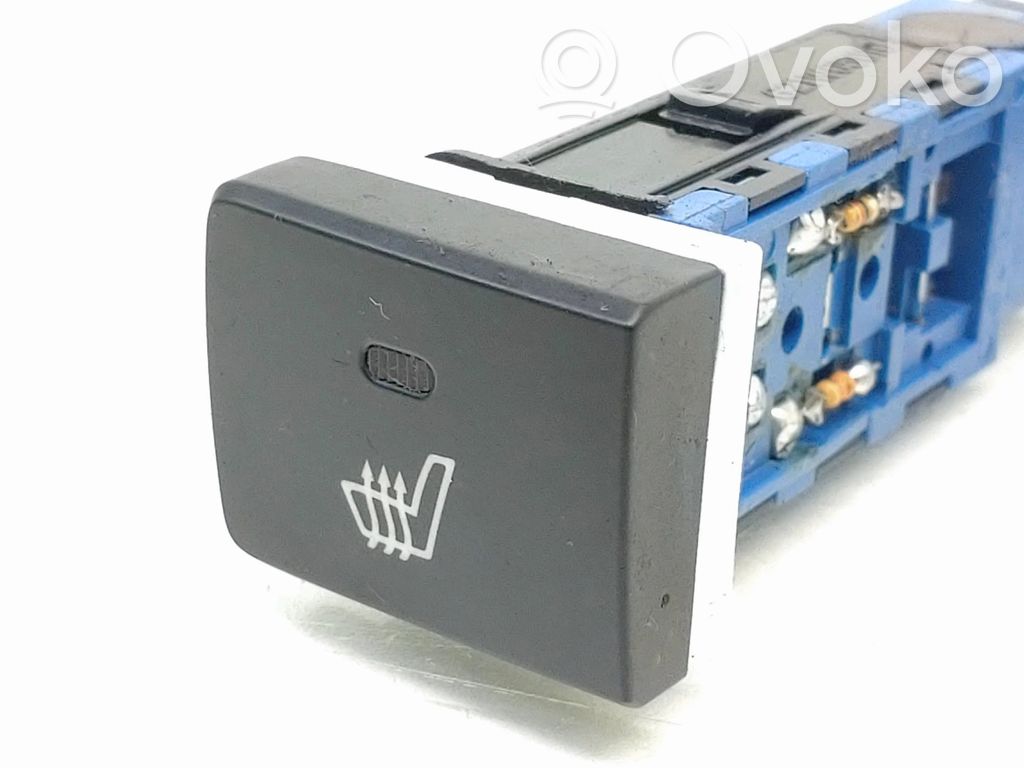 Hyundai i20 (PB PBT) Seat heating switch 