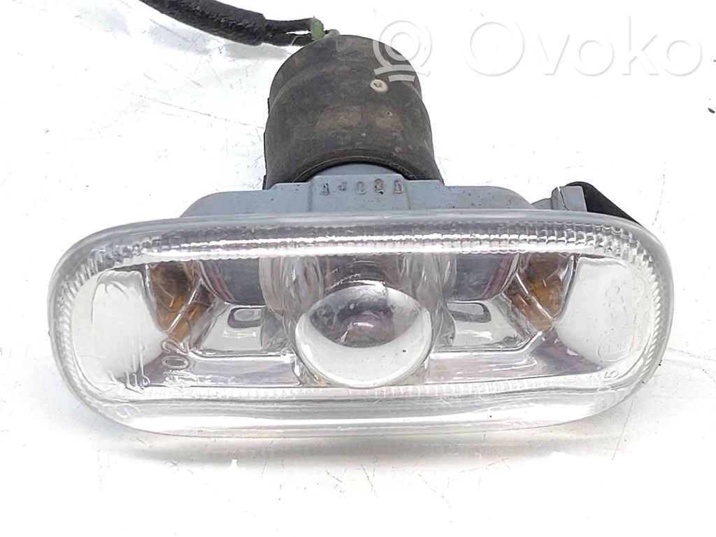 Audi A6 S6 C6 4F Front fender indicator light 