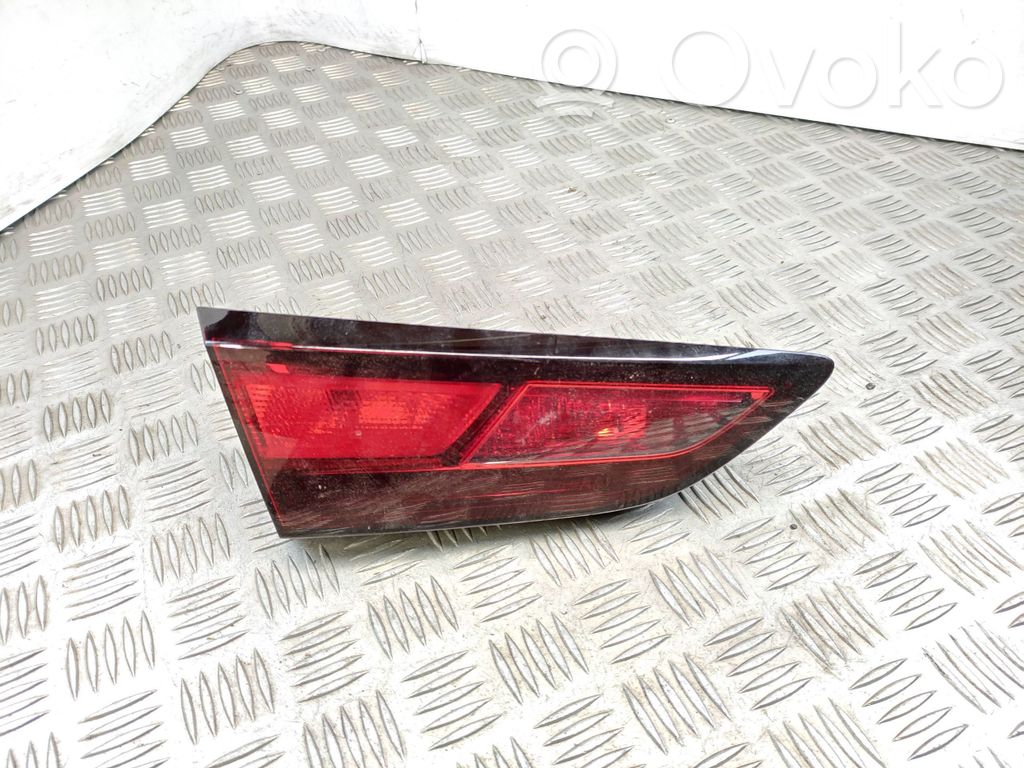 Lampy tylnej klapy bagażnika   39032988,366069842,81390101