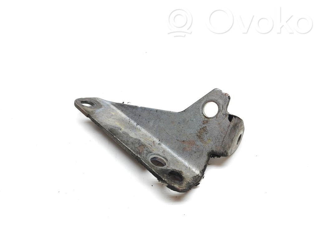 BMW 2 F46 Kita variklio skyriaus detalė 
