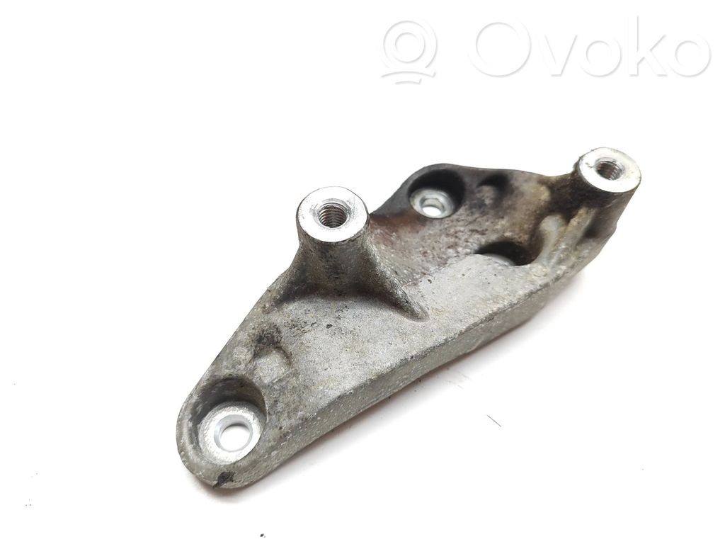 BMW 2 F46 Engine mounting bracket 