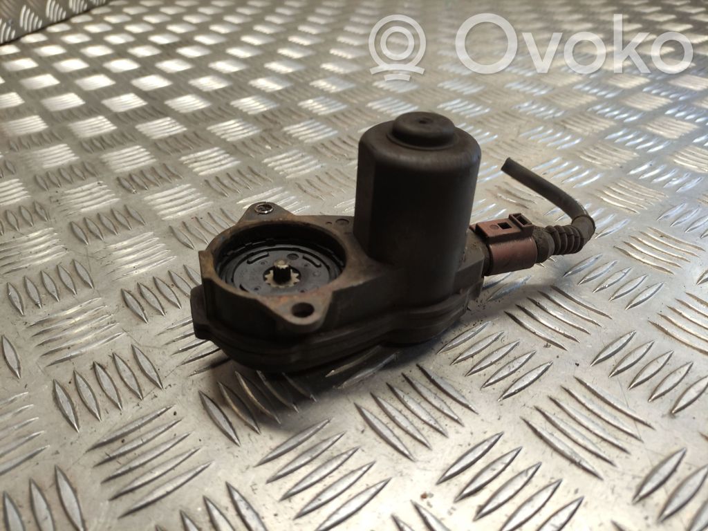 Audi A4 S4 B8 8K Rankinio varikliukas 