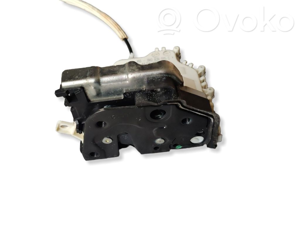 Audi A4 S4 B8 8K Takaoven lukko 