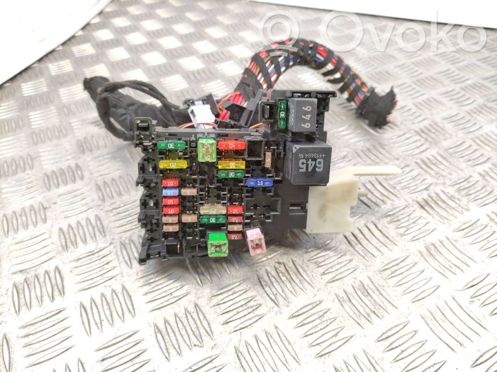 Skoda Octavia Mk3 (5E) Fuse module 