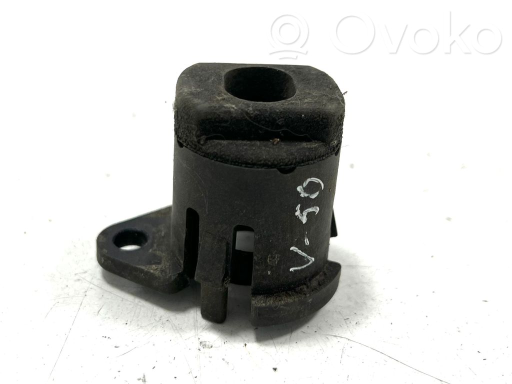 Volvo V50 Radiator mount bracket 