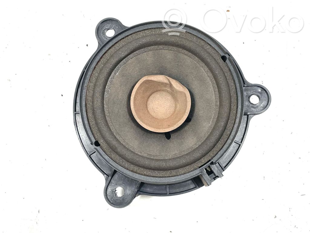 Altavoz de la puerta delantera