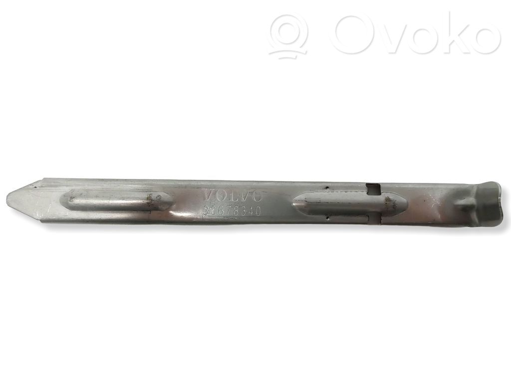 Volvo XC60 Headlight/headlamp mounting bracket 
