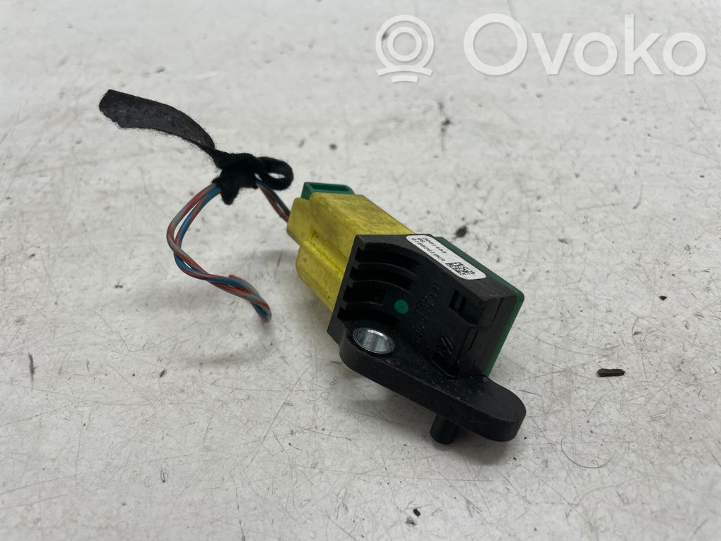 Volkswagen PASSAT B7 Airbagsensor Crashsensor Drucksensor 
