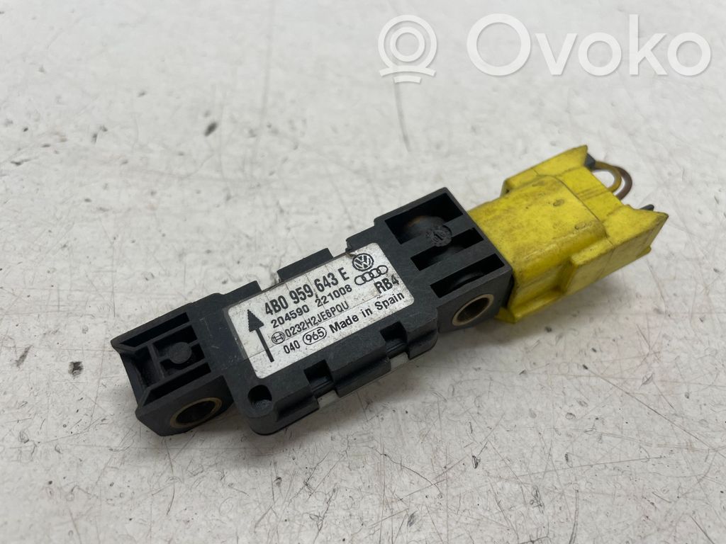 Audi A6 S6 C6 4F Airbag deployment crash/impact sensor 