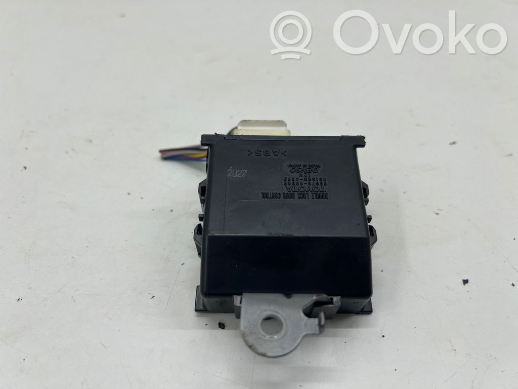 Toyota C-HR I Door central lock control unit/module 
