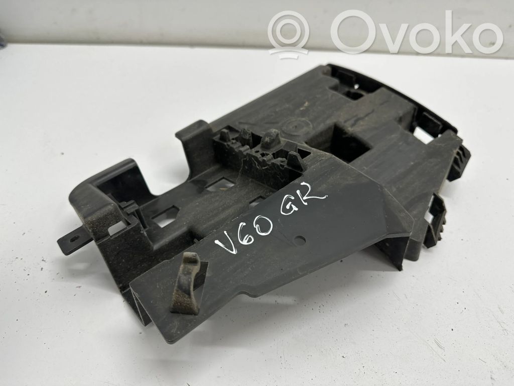 Volvo V60 Takapuskurin kannake 
