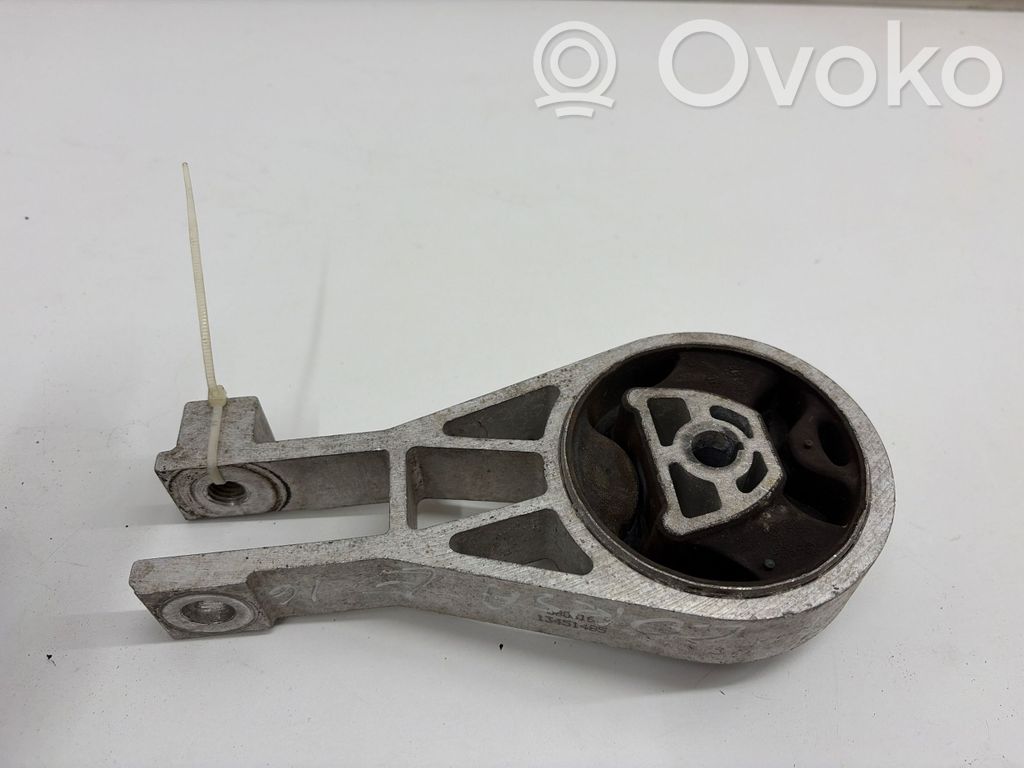 Opel Corsa E Engine mount bracket 