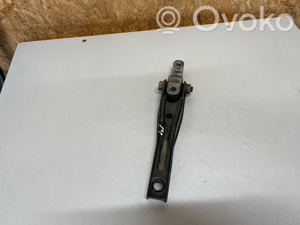 Skoda Octavia Mk3 (5E) Engine mounting bracket 