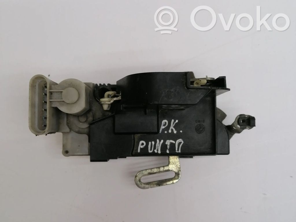 Fiat Punto (188) Priekinė durų spyna 
