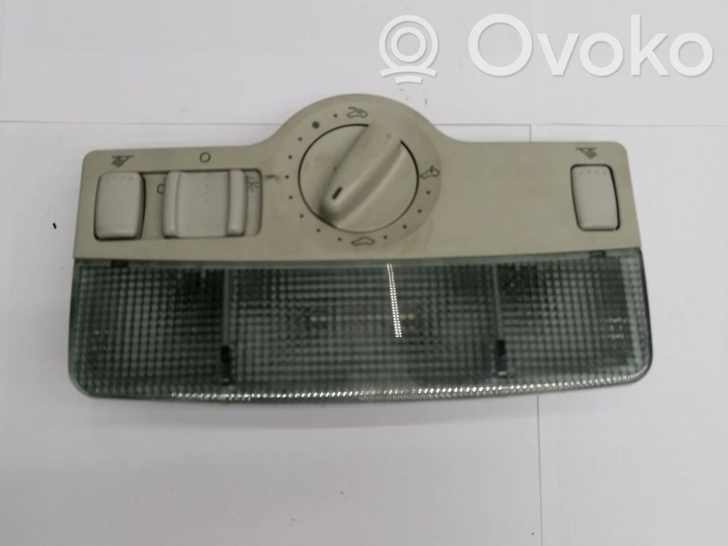 Volkswagen Golf IV Luz del asiento delantero 