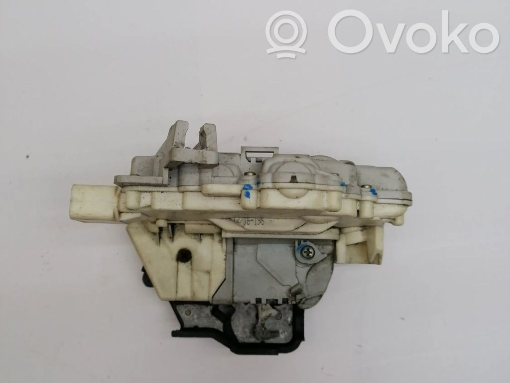 Audi A4 S4 B7 8E 8H Etuoven lukko 