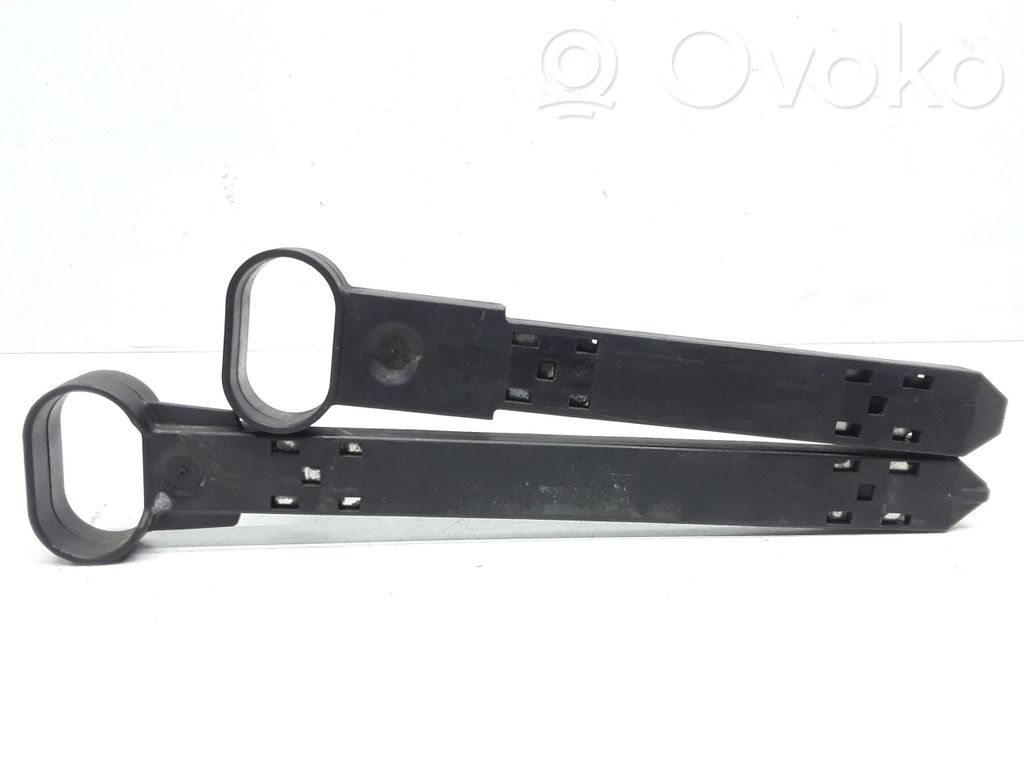 Volvo S60 Headlight/headlamp mounting bracket 