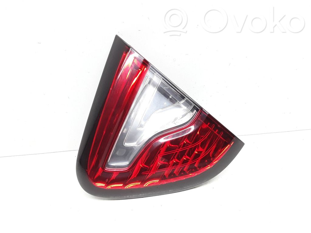 Renault Captur Tailgate rear/tail lights 