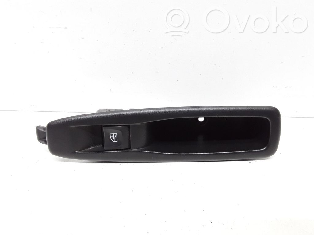 Renault Captur Electric window control switch 