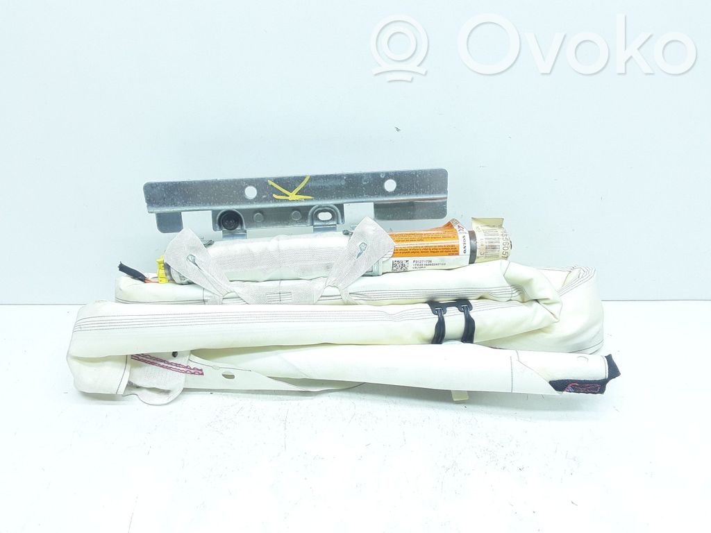 Volvo XC60 Kurtyna airbag 