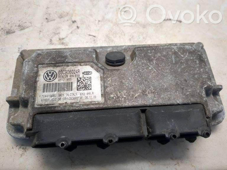 Volkswagen Golf VII Engine control unit/module 