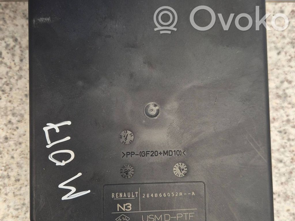 Renault Laguna III Fuse module 