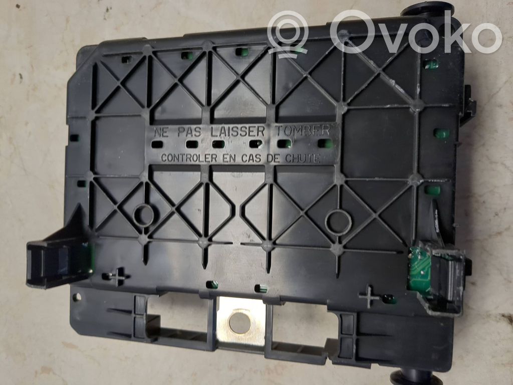 Peugeot 206 Fuse module 