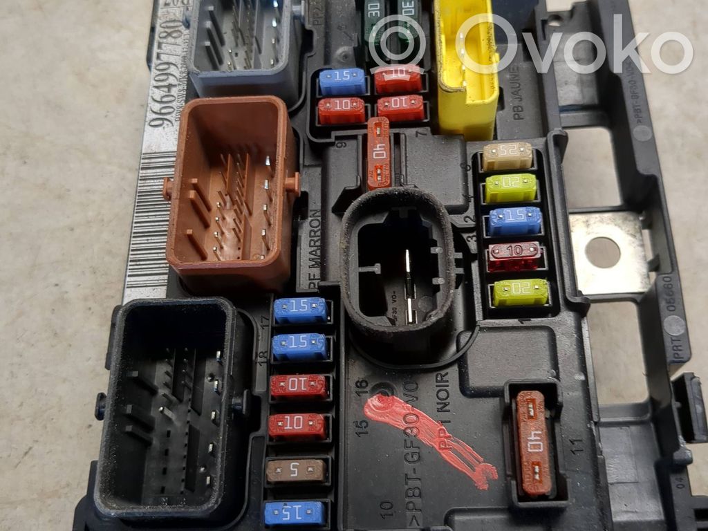 Peugeot 207 Fuse module 
