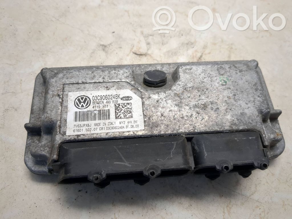 Volkswagen Golf VII Engine control unit/module 