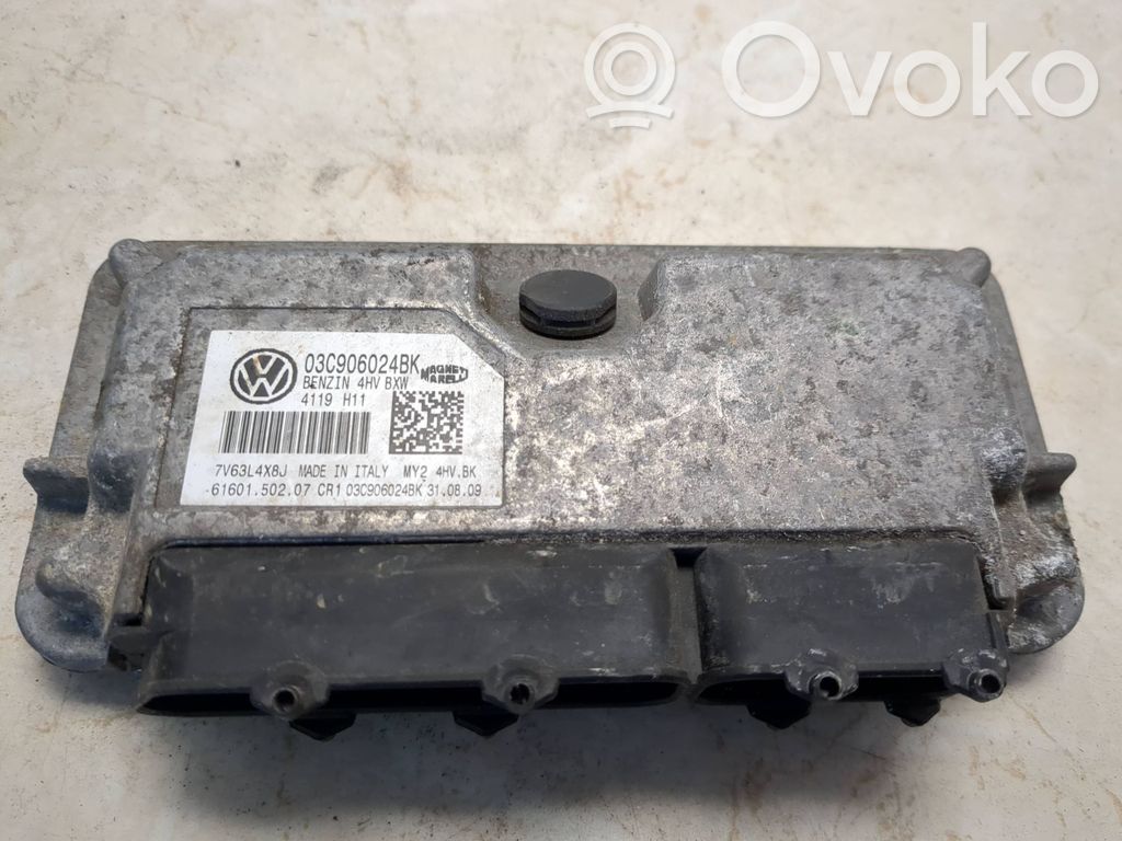 Volkswagen Golf VII Engine control unit/module 