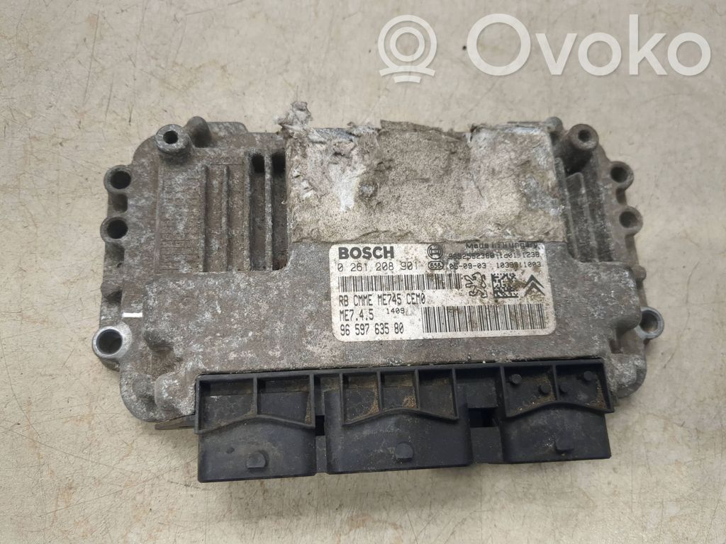 Peugeot 208 I Engine control unit/module 