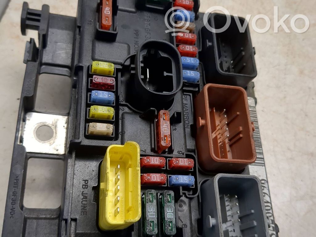 Citroen DS3 Fuse module 