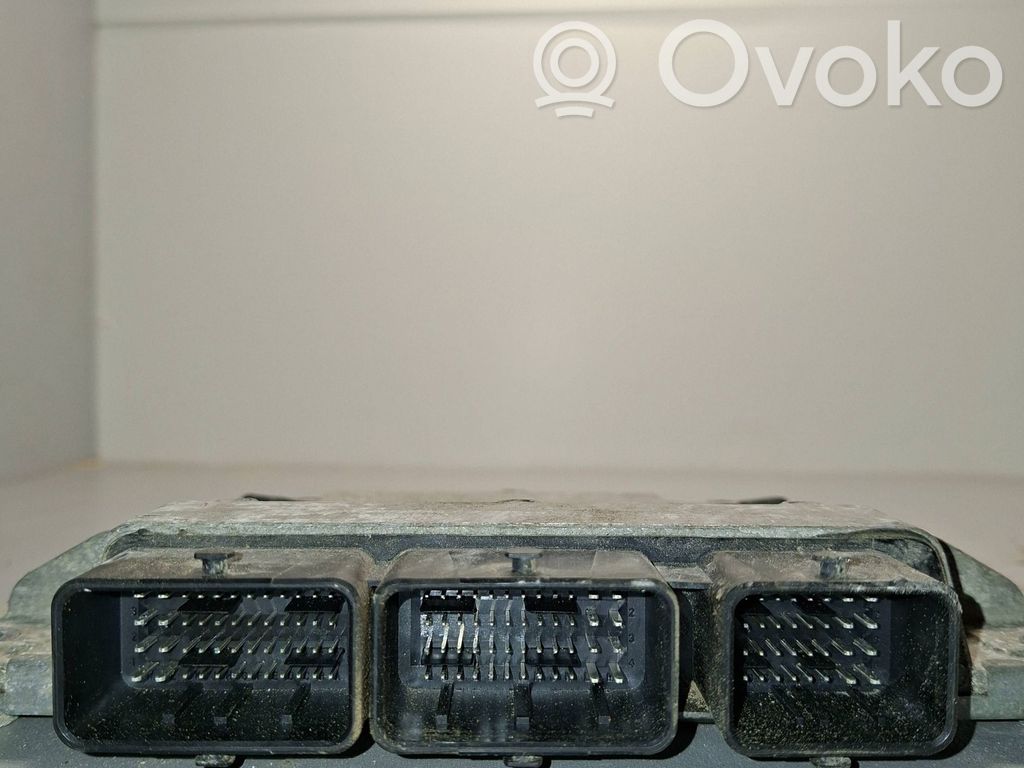 Renault Clio III Engine control unit/module 