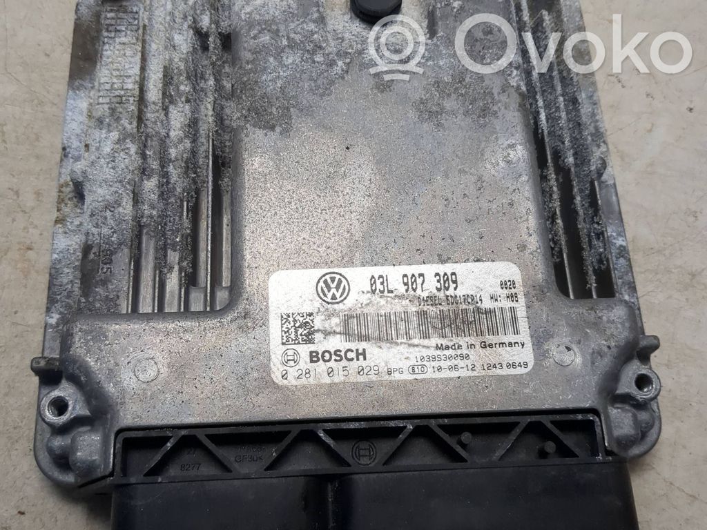 Volkswagen Golf V Engine control unit/module 