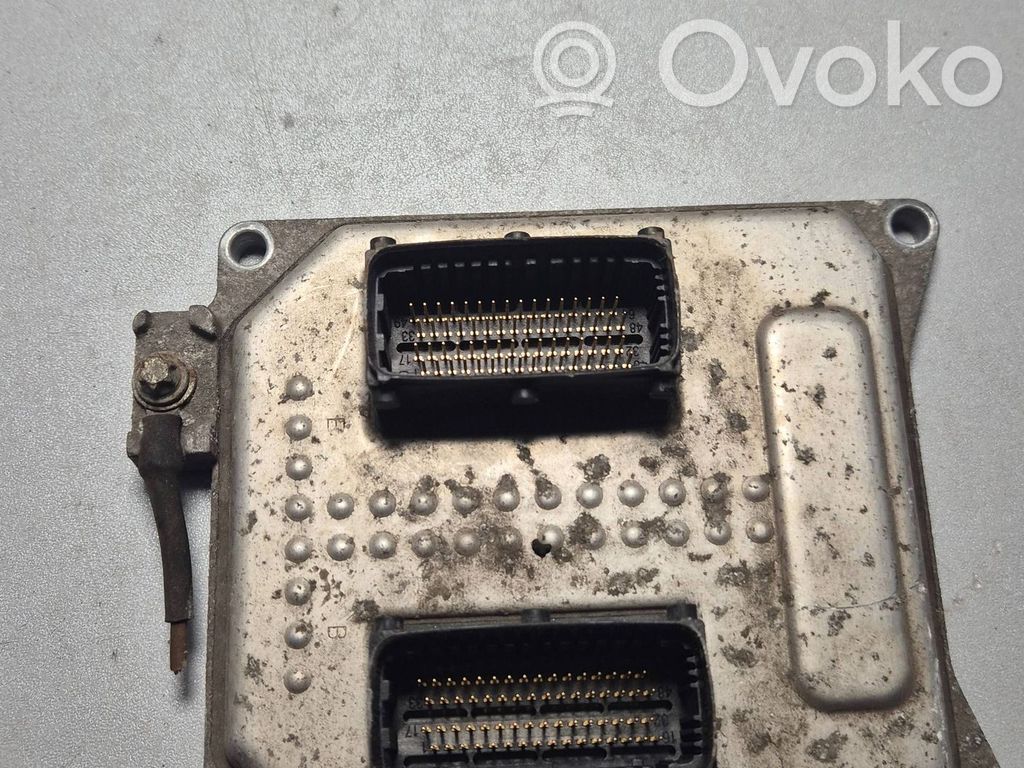 Opel Zafira B Engine control unit/module 