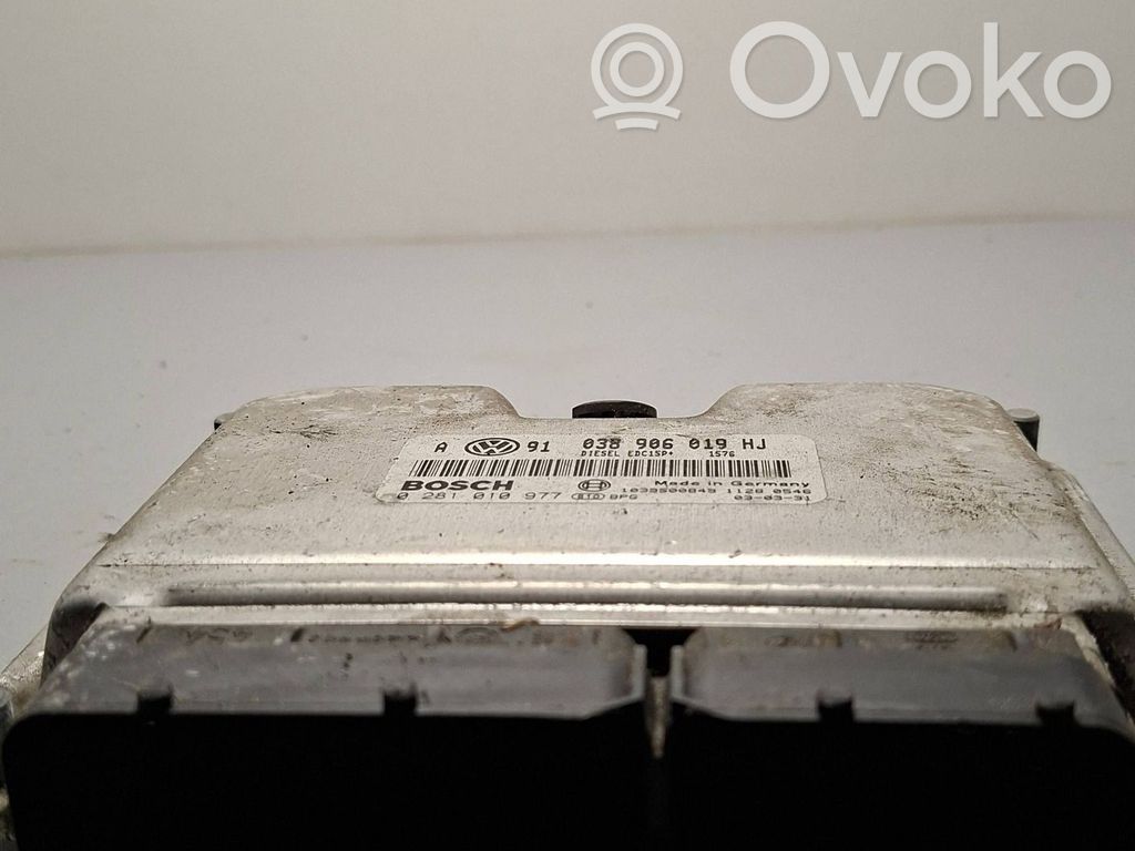Volkswagen PASSAT B7 Engine control unit/module 