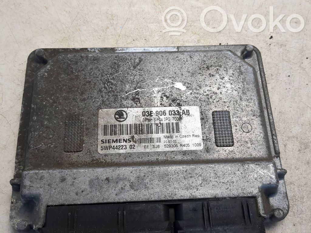 Skoda Fabia Mk2 (5J) Engine control unit/module 