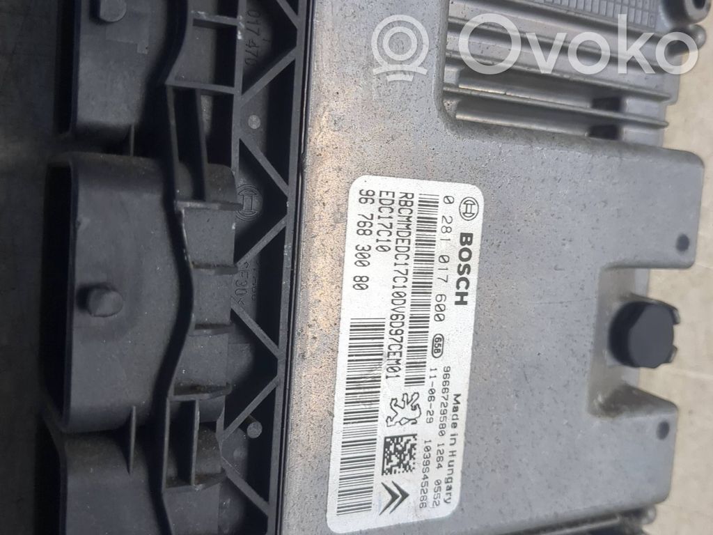 Citroen C4 II Picasso Variklio valdymo blokas 