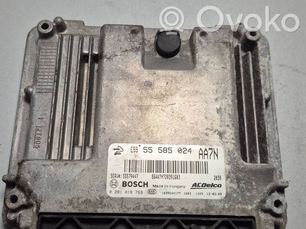Opel Zafira B Engine control unit/module 