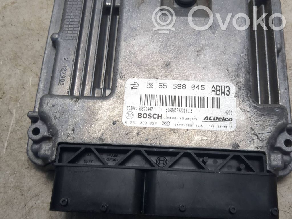 Opel Insignia A Engine control unit/module 