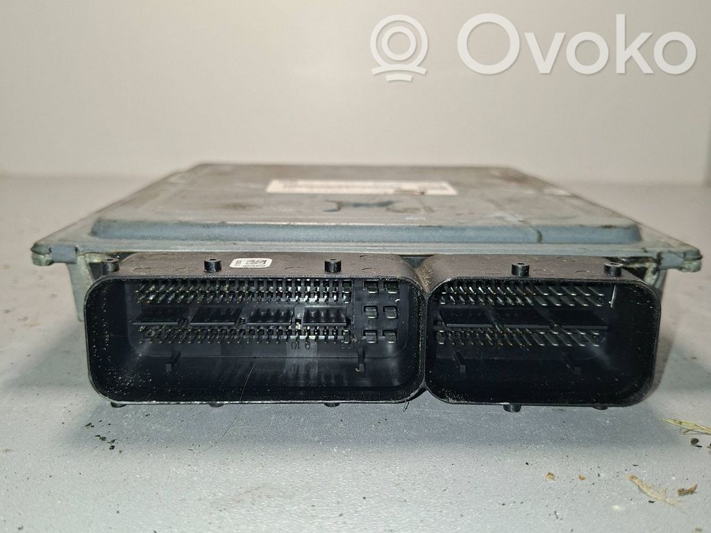 Volkswagen Golf VI Engine control unit/module 