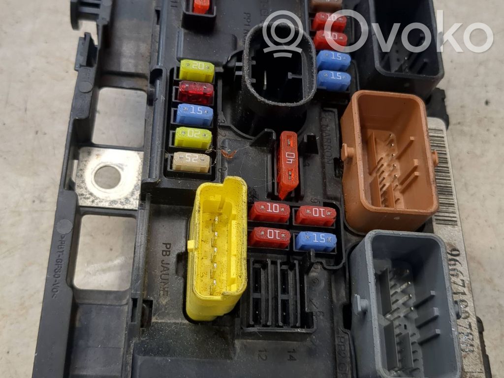 Citroen DS3 BSM Control unit 