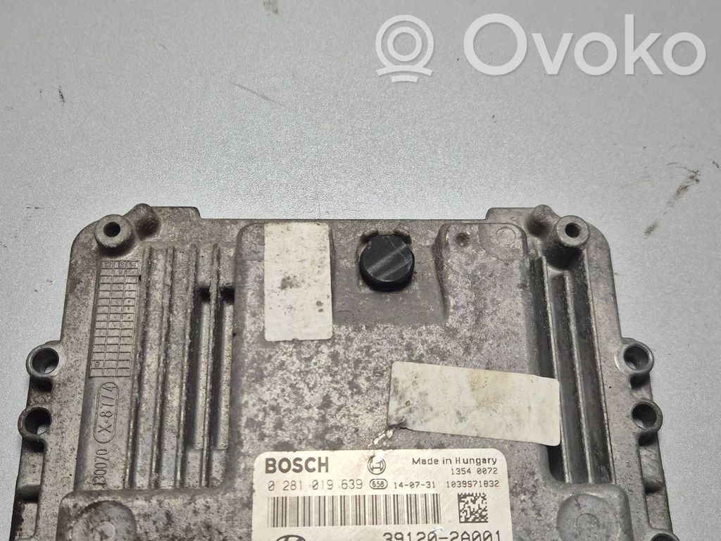 Hyundai ix35 Engine control unit/module 