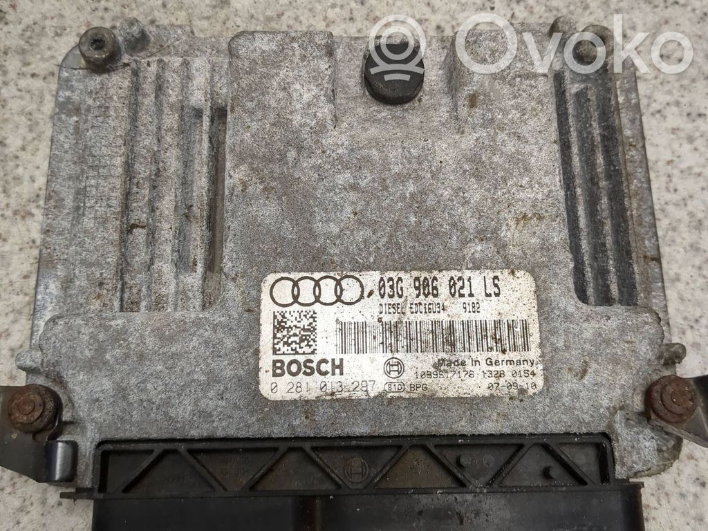 Volkswagen PASSAT B6 Engine control unit/module 