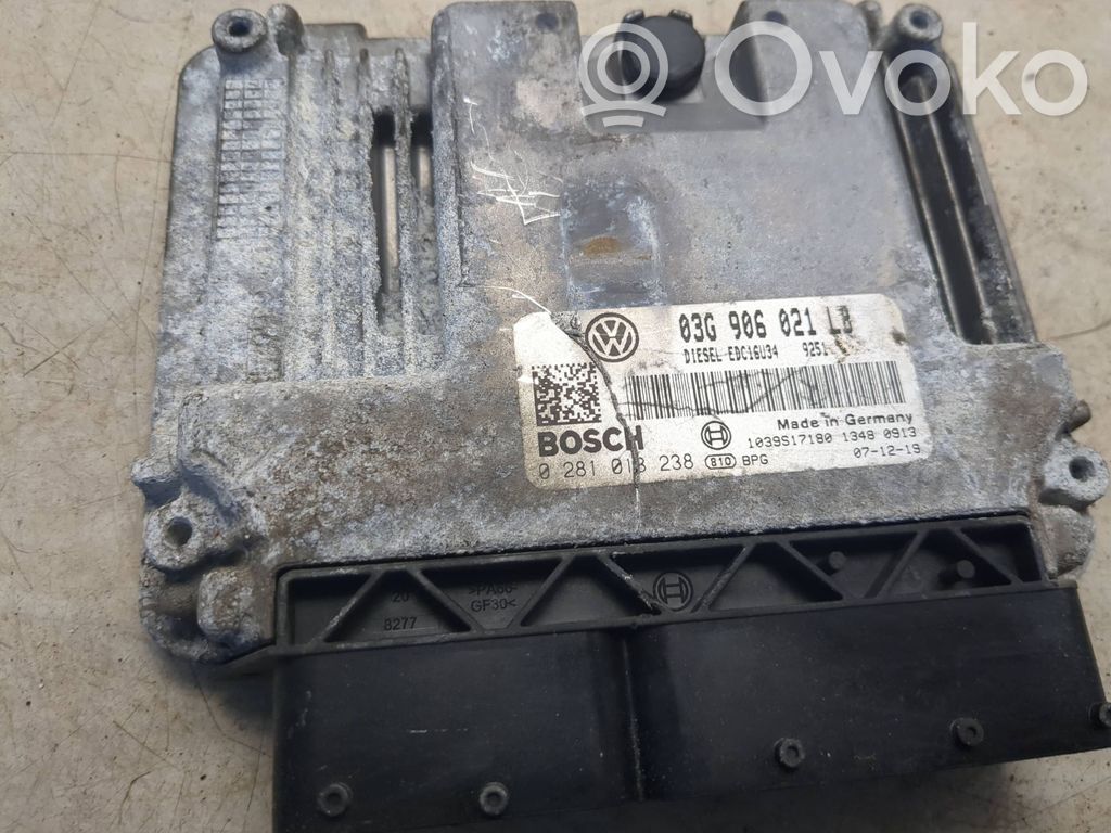 Volkswagen PASSAT B6 Engine control unit/module 