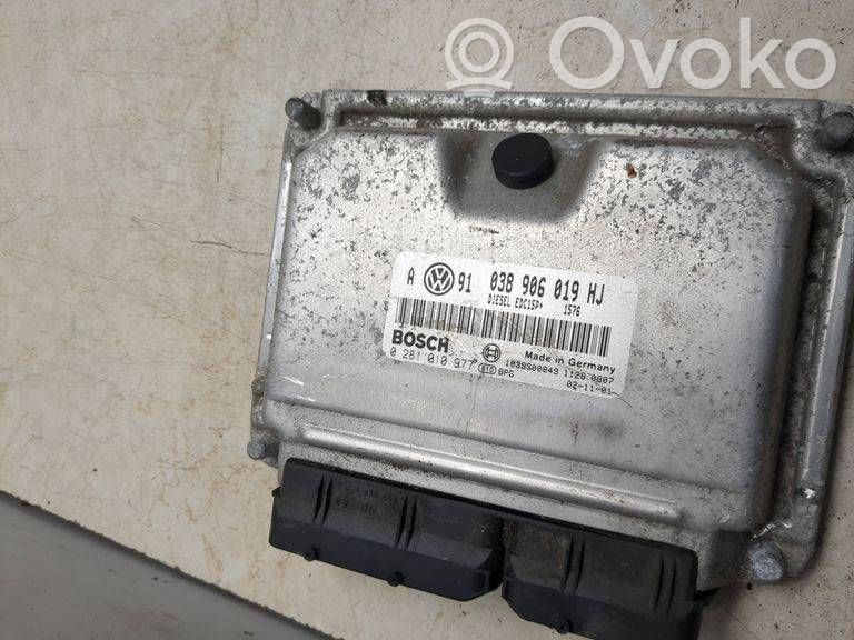 Volkswagen PASSAT B7 Engine control unit/module 