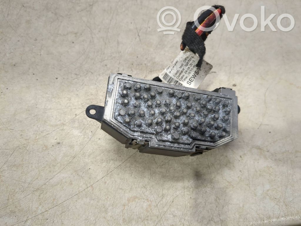 Audi Q7 4L Mazā radiatora ventilatora reostats 