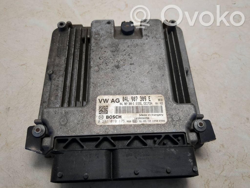 Volkswagen Golf VII Engine control unit/module 