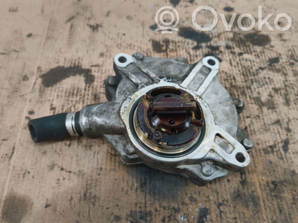 BMW 1 E82 E88 Vacuum pump 